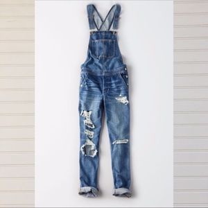 AEO Tomgirl Ripped Overalls